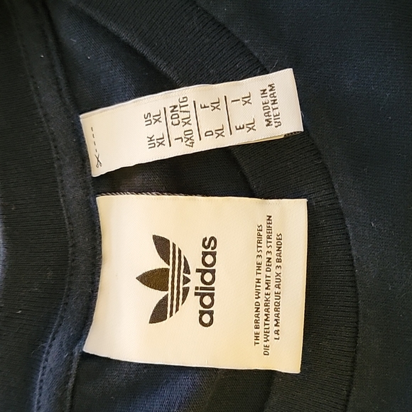 Adidas XL Short and T-shirt set. - Picture 3 of 5